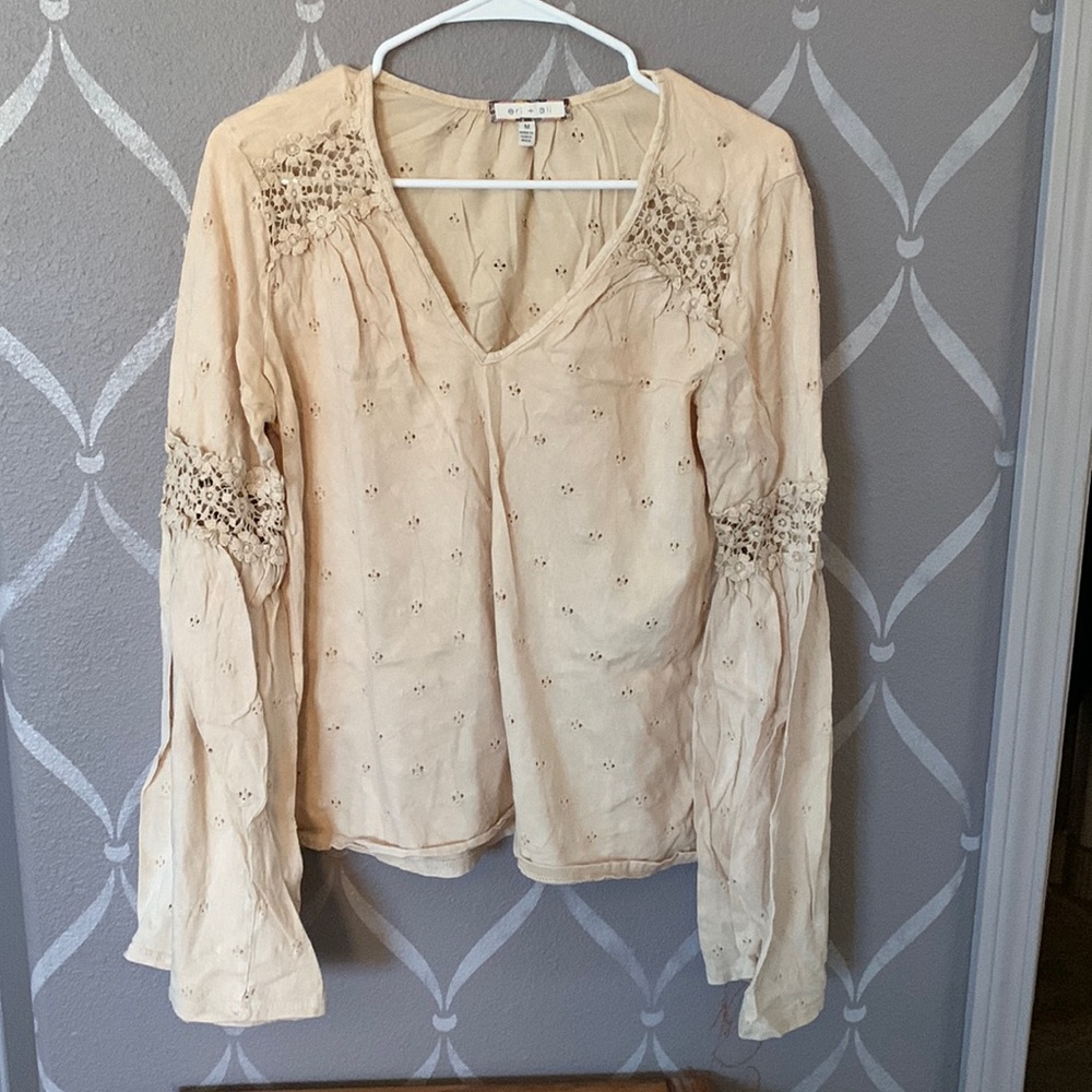 Bell sleeve tee